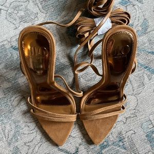 NEW JLo x REVOLVE Lincoln Heel in Golden Desert